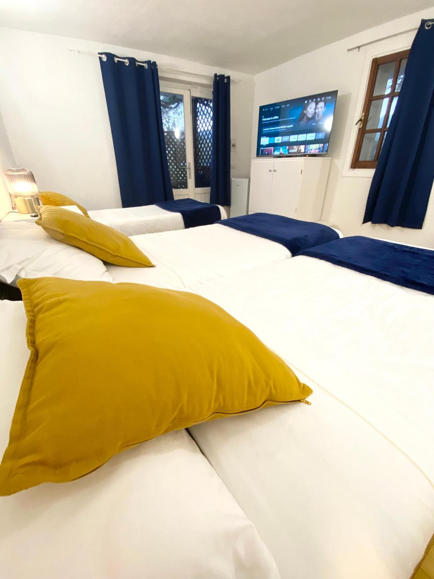 Cala Reale Rooms Marinella 马里内拉 外观 照片