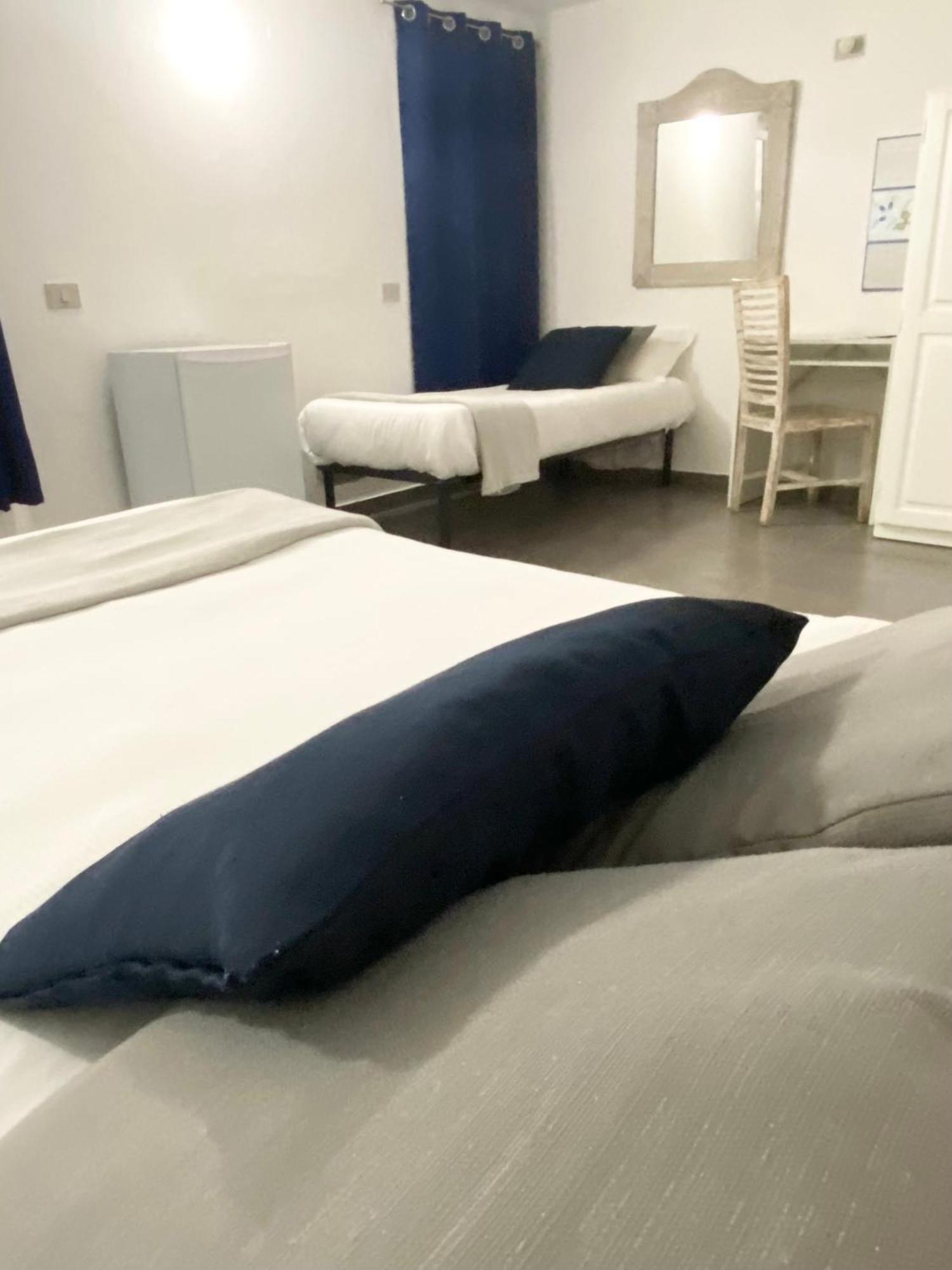 Cala Reale Rooms Marinella 马里内拉 外观 照片