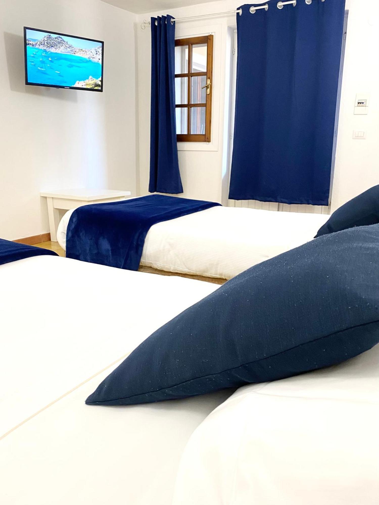 Cala Reale Rooms Marinella 马里内拉 外观 照片