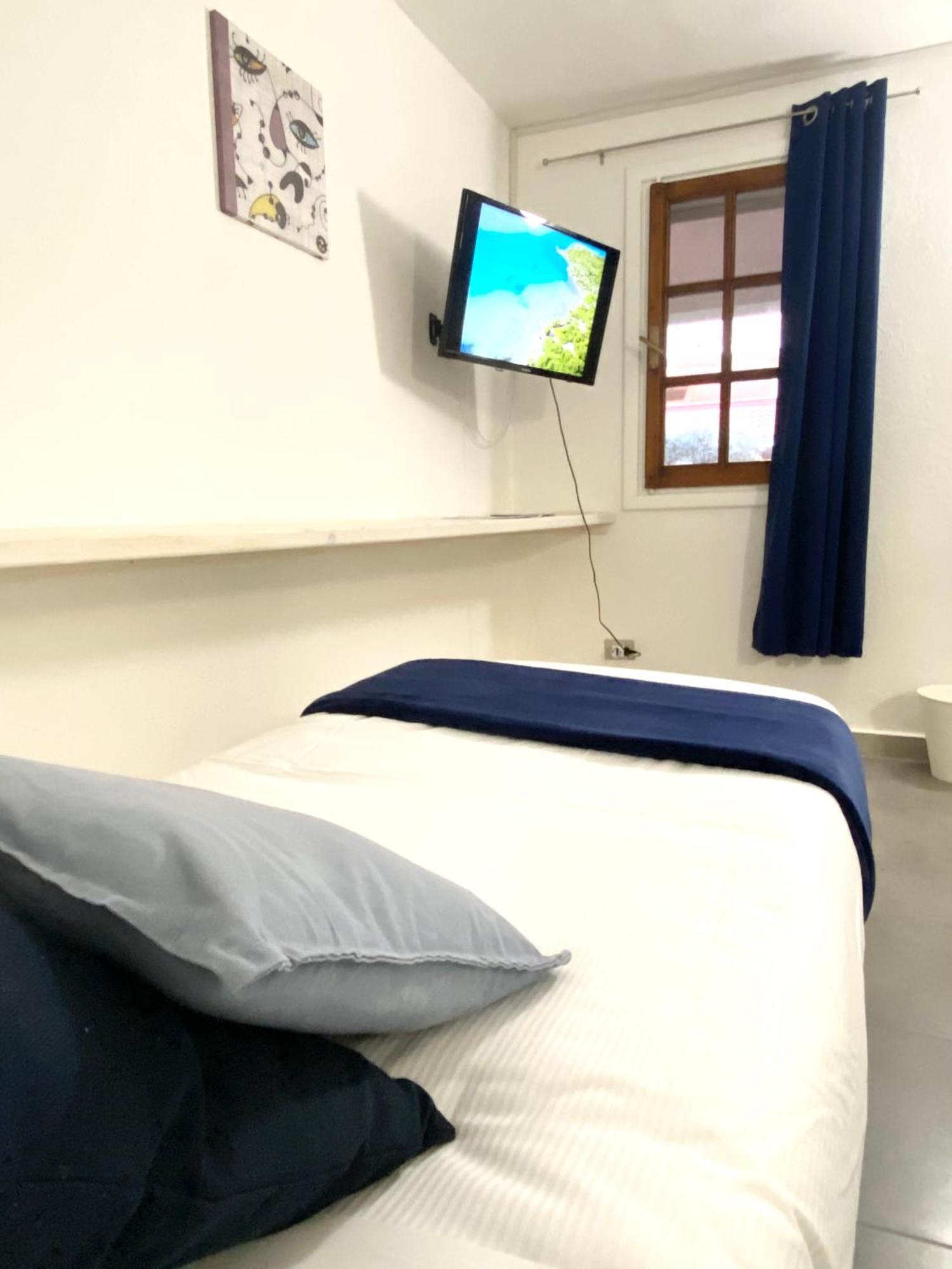 Cala Reale Rooms Marinella 马里内拉 外观 照片