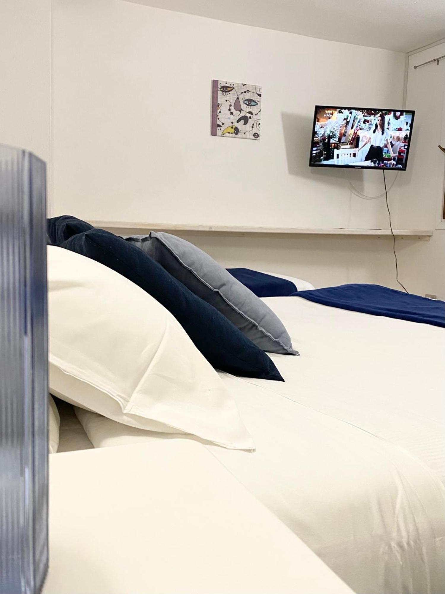 Cala Reale Rooms Marinella 马里内拉 外观 照片